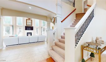 460 Berwick Cir, Aurora, OH 44202