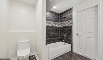 4907 CHANTICLEER Ave, Annandale, VA 22003