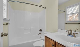 165 Creekside Ln SE, Arab, AL 35016