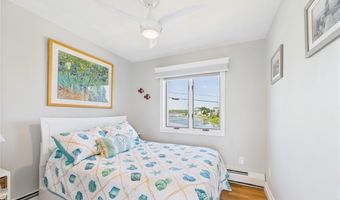 72 Marine Dr, Narragansett, RI 02882