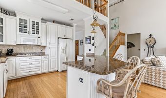 10 Pierhead Dr, Barnegat, NJ 08005