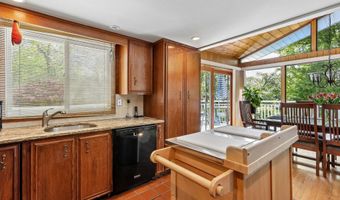 4 Alan Rd, Danbury, CT 06810