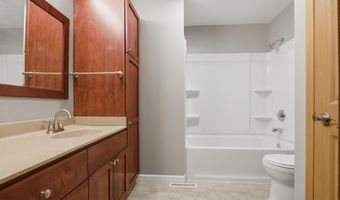 626 Willow Dr, Aberdeen, SD 57401
