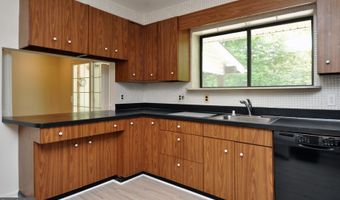 7024 RICHARD Dr, Bethesda, MD 20817