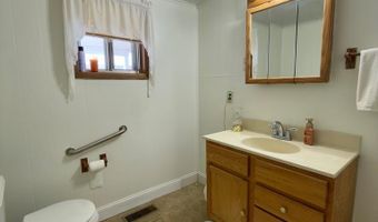 51 N River St, Auxier, KY 41602