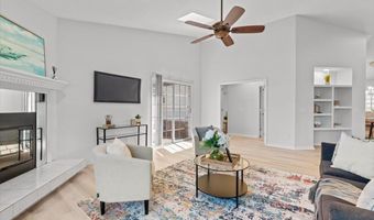 1193 LINKSIDE Ct E, Atlantic Beach, FL 32233