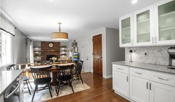 160 Greengage Cir, Amherst, NY 14051