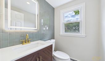 28 Eden Crest Dr, Cranston, RI 02920