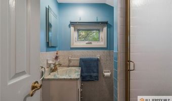 608 Raritan Ave, Atlantic Highlands, NJ 07716