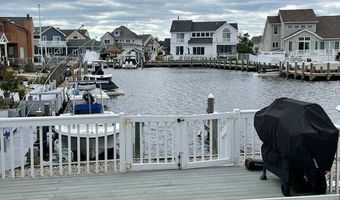 32 Toppinglift Dr, Bayville, NJ 08721