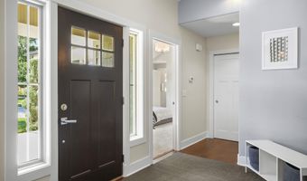 10 Roxbury Rd, Madison, WI 53704