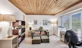 2800 S BRIARWOOD Dr W, Arlington Heights, IL 60005