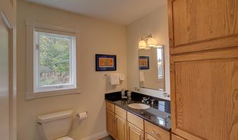 105 Brook Dr, Burlington, VT 05408