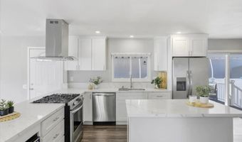 7023 San Bartolo St, Carlsbad, CA 92011