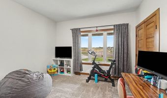 1001 S Moonlight Cir, Brandon, SD 57005