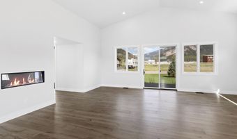 85 COLUMBINE St, Alpine, WY 83128