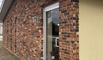 1306 Shull St, Ava, MO 65608