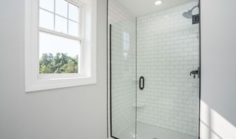 927 High Rd, Berlin, CT 06037