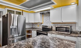 8929 Central Rd, Apple Valley, CA 92308