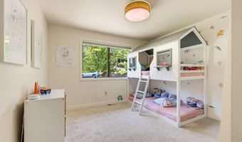 1509 Woodland Dr, Ashland, OR 97520