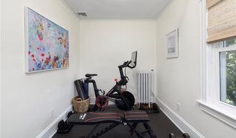 35 Hall Ave, Newport, RI 02840