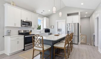 220 Pelican Dr, Atlantic Beach, NC 28512