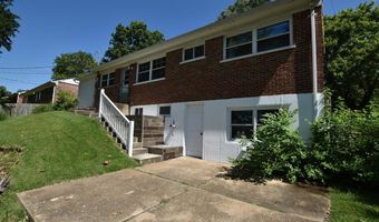 5800 Crossmont Dr, Affton, MO 63123