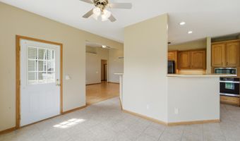 2402 Suncrest Dr, Ames, IA 50014