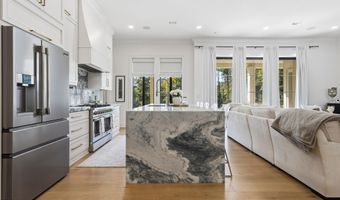 699 Savannah Estates Blvd, Biloxi, MS 39532