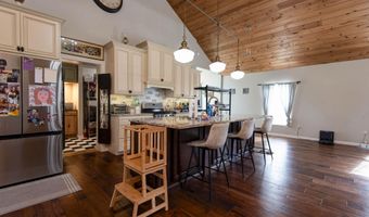 21207 Lawrence 1230, Aurora, MO 65605