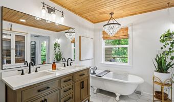 1954 Lakeview Dr, Avon, IN 46123