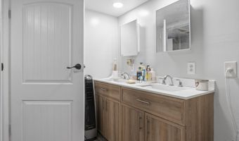 45 Sherwood Dr, Augusta, ME 04330