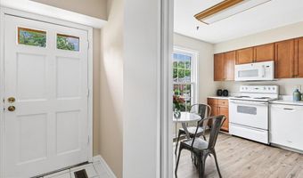 2610 WINDBREAK Dr, Alexandria, VA 22306