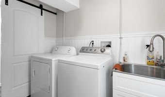 520 East Rd, Belford, NJ 07718