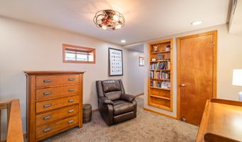 1014 Greene St, Adel, IA 50003