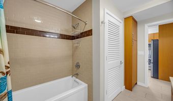 71 Wailea Gateway Pl 7-104, Kihei, HI 96753