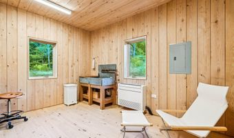 411 Bennett Rd, Barnard, VT 05031