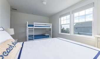 808 W Beach Rd, Charlestown, RI 02813