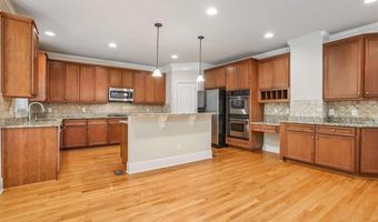 12516 Darvish Ln, Alpharetta, GA 30005
