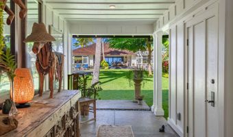 1586 Mokulua Dr, Kailua, HI 96734