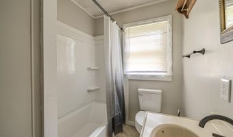 114 S PARKWAY Ave, Bethel Springs, TN 38315