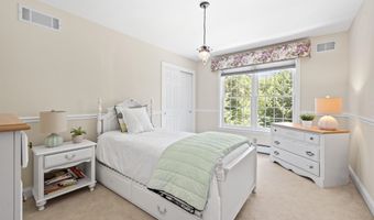 4 Monticello Dr, Amherst, NH 03031