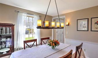 11 Pine Ave, Barrington, RI 02806