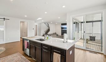 42051 NIGHT NURSE Cir, Ashburn, VA 20148