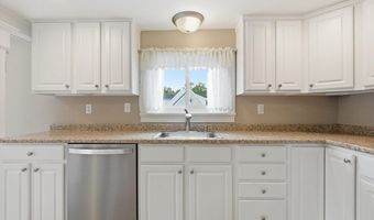27 Haverhill Rd B, Amesbury, MA 01913