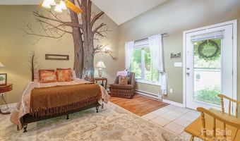 14 Shelton Branch Rd, Barnardsville, NC 28709