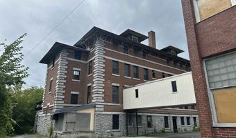 230 School St, Bennington, VT 05201