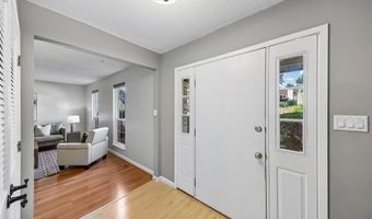800 Eaglebrooke Dr, Ballwin, MO 63021