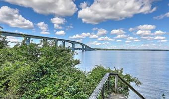 129 Seaside Dr, Jamestown, RI 02835