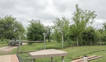 364 E 1600 Rd, Baldwin City, KS 66006
